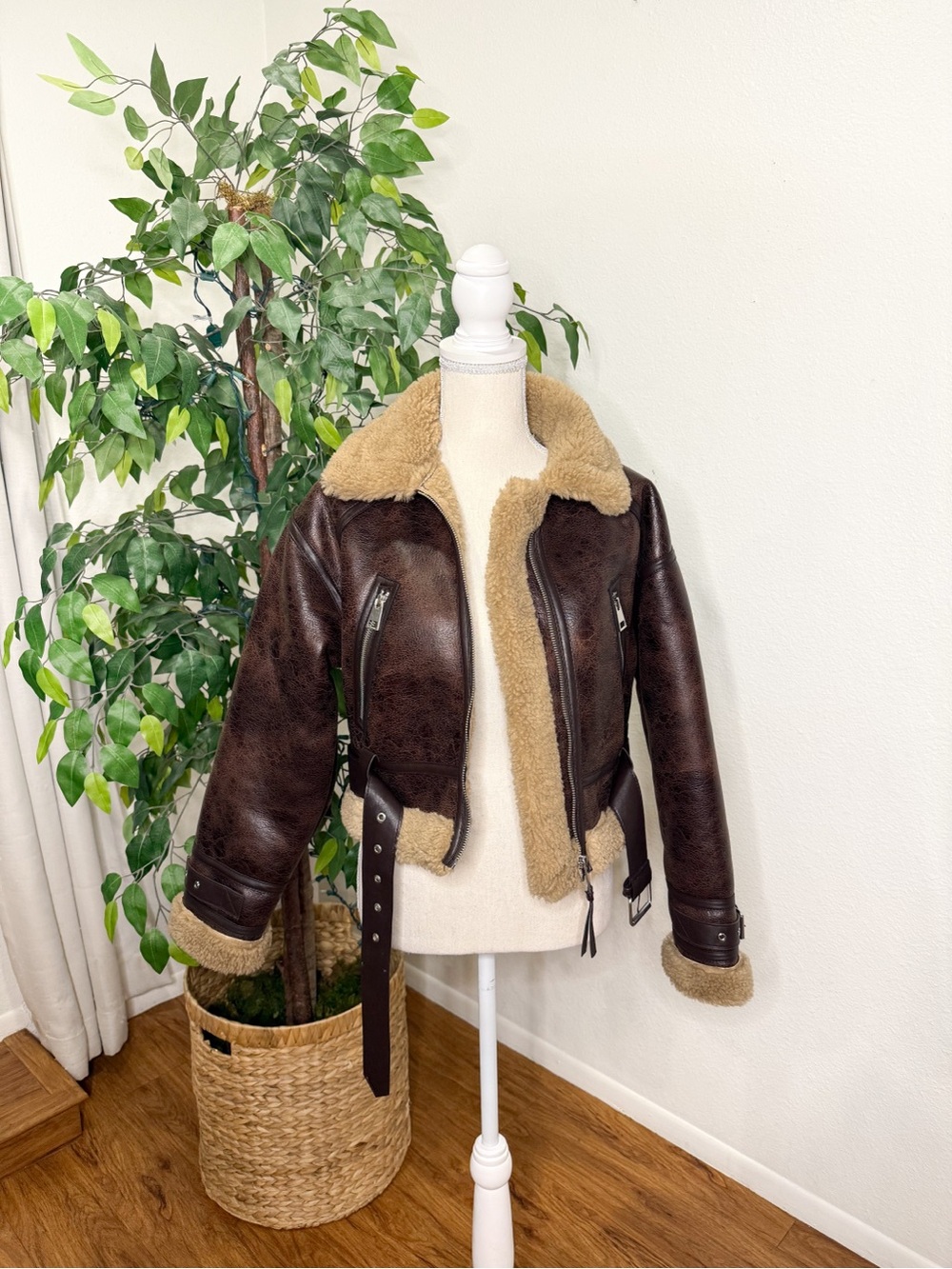 ZARA Faux Shearling Aviator Jacket
Size XS Brown Faux Leather Sherpa Moto Jacket - Picture 2 of 13